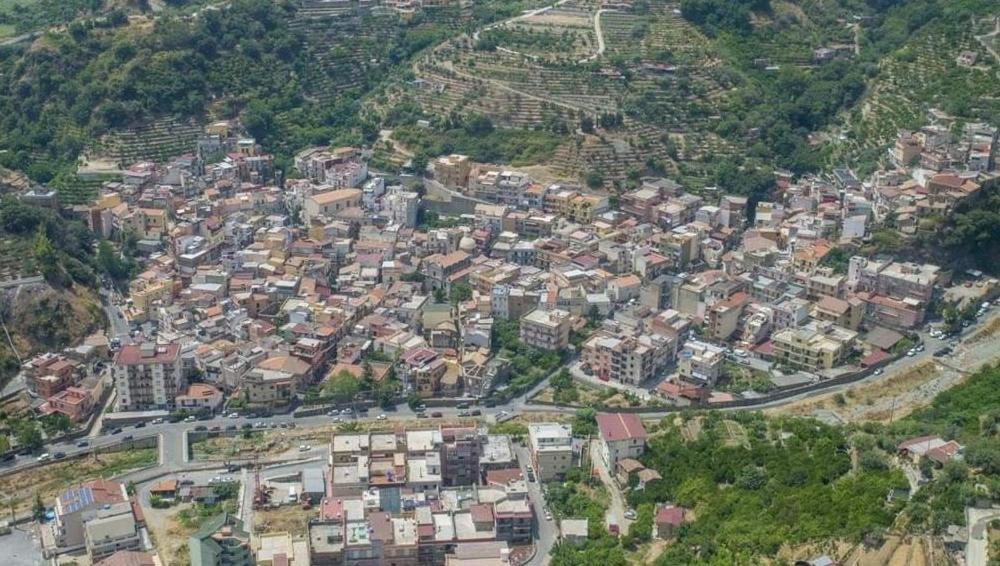 La Camera Nel Villaggio Месина Екстериор снимка
